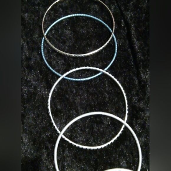  Lot Of Assorted Child Or Doll Sized Bangles - Picture 4 of 11